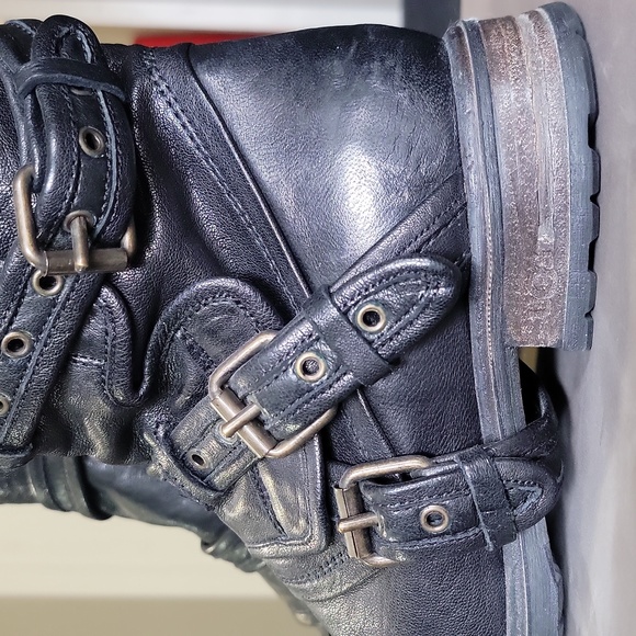 Ugg Elisabeta Moto Boot - Picture 5 of 14